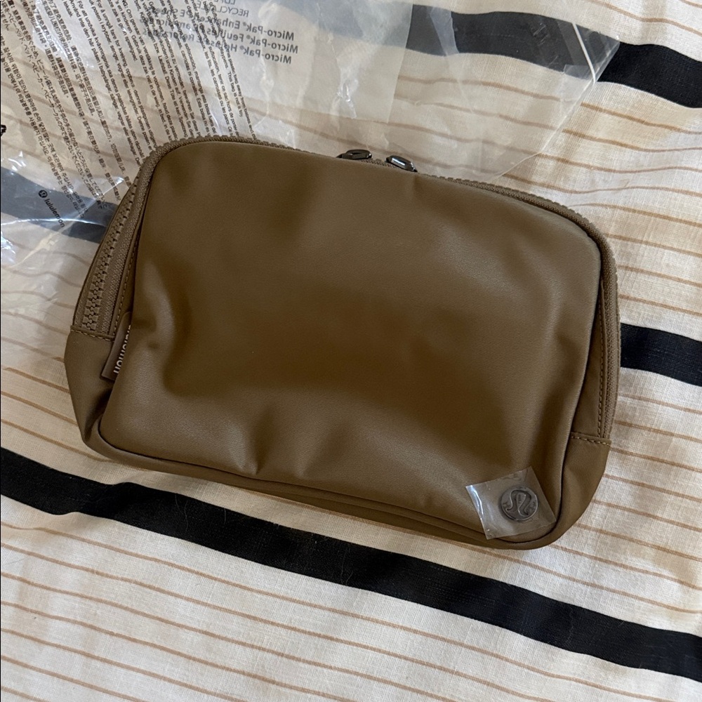 Lululemon Athletica Everywhere Belt Bag 2L in Artifact, Color No Longer Sold